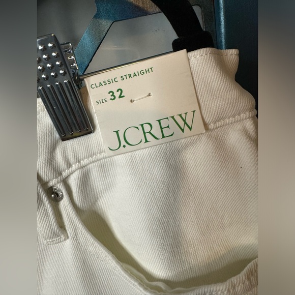 J. Crew Classic Straight Jean in White. Size 32 - Picture 3 of 5